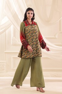 Conjunto de Dos Piezas con Camisa Estampada de Puntos y Pantalones Anchos, Estilo Casual de Diseñador, Ropa de Oficina Elegante y Contemporánea - Product Image 5