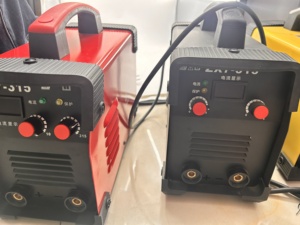Mini soudeuse IGBT avec affichage numérique du courant et contrôle réglable de la force d'<span class=keywords><strong>arc</strong></span> pour le soudage de petits travaux polyvalents - Product Image 3