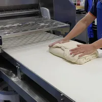 Nouvelle machine à laminer semi-automatique à haute productivité pour la pâte à croissants au maïs et à la farine, prise américaine pour boulangerie