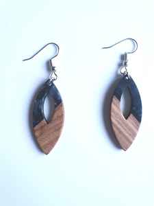 Pendientes Elegantes de Resina y Madera, Joyería Ecológica, Duradera y de Diseño Moderno para Uso Diario y Ocasiones Especiales - Product Image 3
