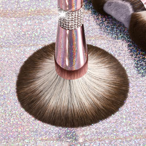 Ensemble de maquillage 12 pièces en laine douce Rose Gold Snow Fox Design comprend des outils de beauté pour le visage pour l'application de cheveux synthétiques - Product Image 3