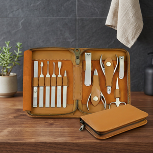 Kit de manucure en acier inoxydable 10 en 1 avec étui, ensemble de manucure portable de style classique pour adultes - Product Image 2