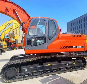 รถขุดไฮดรอลิกแบบตีนตะขาบ DOOSAN DX 225LC มือสอง สภาพดี ทนทาน คุณภาพเชื่อถือได้ ราคาโปรโมชั่น - Product Image 1