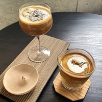 Tasse à café/latte de voyage en verre transparent empilable au design minimaliste et irrégulier, idéale pour la maison