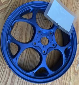 Paire de moyeux de roue de moto en aluminium CNC forgé en alliage aéronautique pour la modification <span class=keywords><strong>Vespa</strong></span> GTS300 / Sprint (vente en gros) - Product Image 5