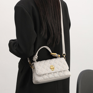 <strong>Alibaba</strong> <strong>China</strong> Hot Supplier Elegant Style Ladies Quilted Bags Great Purses and Handbags Female 2025 Ins Hot Sale Women Phone Bags - Product Image 5