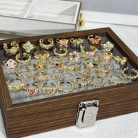 Vente en gros de bagues en oxyde de zircon pour femmes, bagues géométriques incrustées de pierres métalliques, bijoux, bagues en cristal de zircon de couleur mélangée