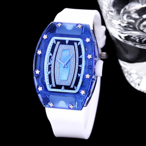 Montre de luxe transparente ajourée, montre mécanique haut de gamme pour événements de luxe en plein air, accessoire futuriste - Product Image 1
