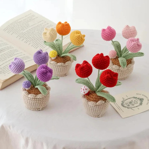 Plante en pot de tulipes multicolores au crochet avec abeille <span class=keywords><strong>et</strong></span> <span class=keywords><strong>coccinelle</strong></span>, décoration de bureau <span class=keywords><strong>et</strong></span> de maison - Product Image 3