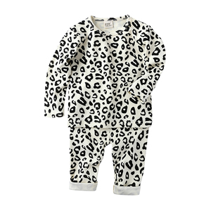 Nuovo Set di Abbigliamento alla Moda per Bambine: Maglietta a Maniche Lunghe con Stampa Leopardata e Pantaloni Lunghi - Product Image 4