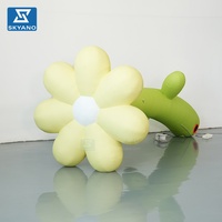 Modèle de fleur jaune gonflable personnalisé, installation de fleurs gonflables pour la décoration de sites touristiques en plein air et d'événements scéniques