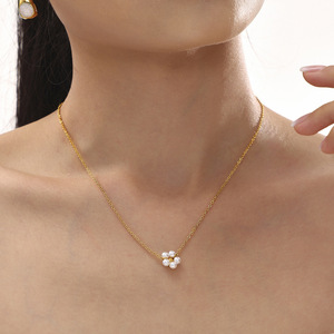 Nouveau collier tendance minimaliste en forme de Y pour femmes et filles, plaqué or 18 carats, en acier inoxydable, pour la vie quotidienne - Product Image 5