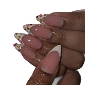<span class=keywords><strong>Faux</strong></span> ongles en amande <span class=keywords><strong>pastel</strong></span> français, taille moyenne, avec base rose nude et détails en strass étoile dorée, à presser, pour demoiselle d'honneur - Product Image 5