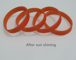 سوار سيليكون ناعم لمراقبة الأشعة فوق البنفسجية من SunSense، يمكن نقش النص أو الشعار حسب الطلب، مثالي للرياضة والأنشطة الخارجية - Product Image 6