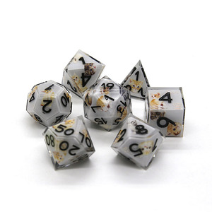 Tùy Chỉnh Nhựa Đa Diện Bên Trong Con Xúc Xắc Đặt Sắc Nét Con Mèo Xúc Xắc Cho Quảng Cáo Trò Chơi Hội Đồng Quản Trị Và Quà Tặng Cho - Product Image 1