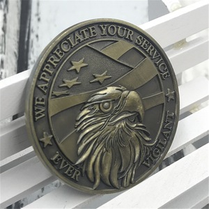 Pièce de monnaie commémorative personnalisée en alliage de zinc avec motif d'aigle en relief, souvenir touristique, cadeau - Product Image 1