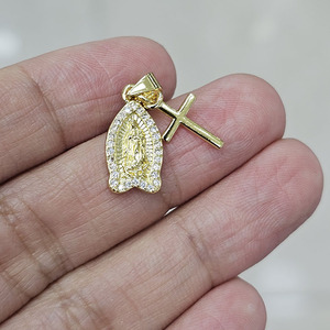 CZ9293 Colgantes de Cruz y Medalla de San Benito con Pavé de Circonitas y Baño de Oro de 18k, con la Virgen de Guadalupe - Product Image 6