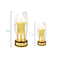 Conception libre LOGO personnalisé créatif trophée en métal poli base en bois brun brillant or bâtiment pagode modèle trophée prix