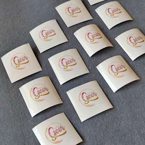 Étiquettes de bougies de luxe les plus populaires, impression personnalisée du logo, design en relief, autocollant en papier gaufré pour bougies et parfums - Product Image 4