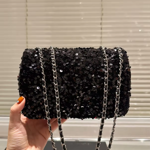 Bolsos de Diseño Vintage de Alta Calidad con Lentejuelas Brillantes, Cadena, Perlas Bordadas, Letras y Flores Decorativas, Venta al Por Mayor - Product Image 1