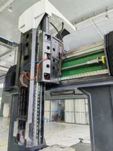 Fresadora de metal de 5 ejes CNC VMC4016 centro de mecanizado vertical de Taiwán de alta calidad - Product Image 4