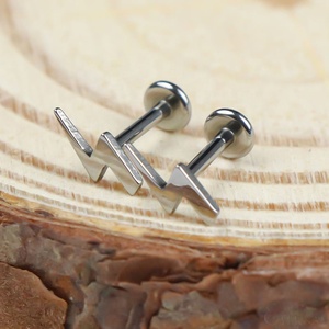 Piercing Labret in Titanio G23 di Grado Implantabile con Filettatura Interna, Barbell Lightning alla Moda per <span class=keywords><strong>Orecchio</strong></span>, Trago e Piercing Nuziale - Product Image 3