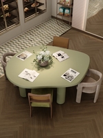 Design d'intérieur de boulangerie-café française de luxe, mobilier sur mesure pour boulangerie et café, crème, bois nordique, verre, solution clé en main