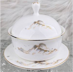 Service de Table Complet en Porcelaine Fine avec Motif Paysage Doré Peint à l'Encre – Idéal pour Hôtels, Restaurants, Dîners et Banquets de Mariage - Product Image 1