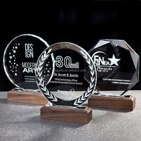 Trophée de luxe en cristal K9 transparent de forme octogonale avec base en bois, médailles de récompense gravées en forme d'étoile, cadeaux, souvenirs, tailles personnalisées, boîte cadeau