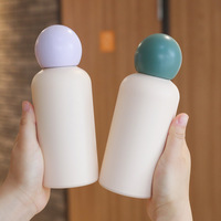 Bouteille d'eau sport pour enfants en acier inoxydable à isolation sous vide avec logo personnalisable, design résistant aux chutes, idéale pour un cadeau de remise de diplôme