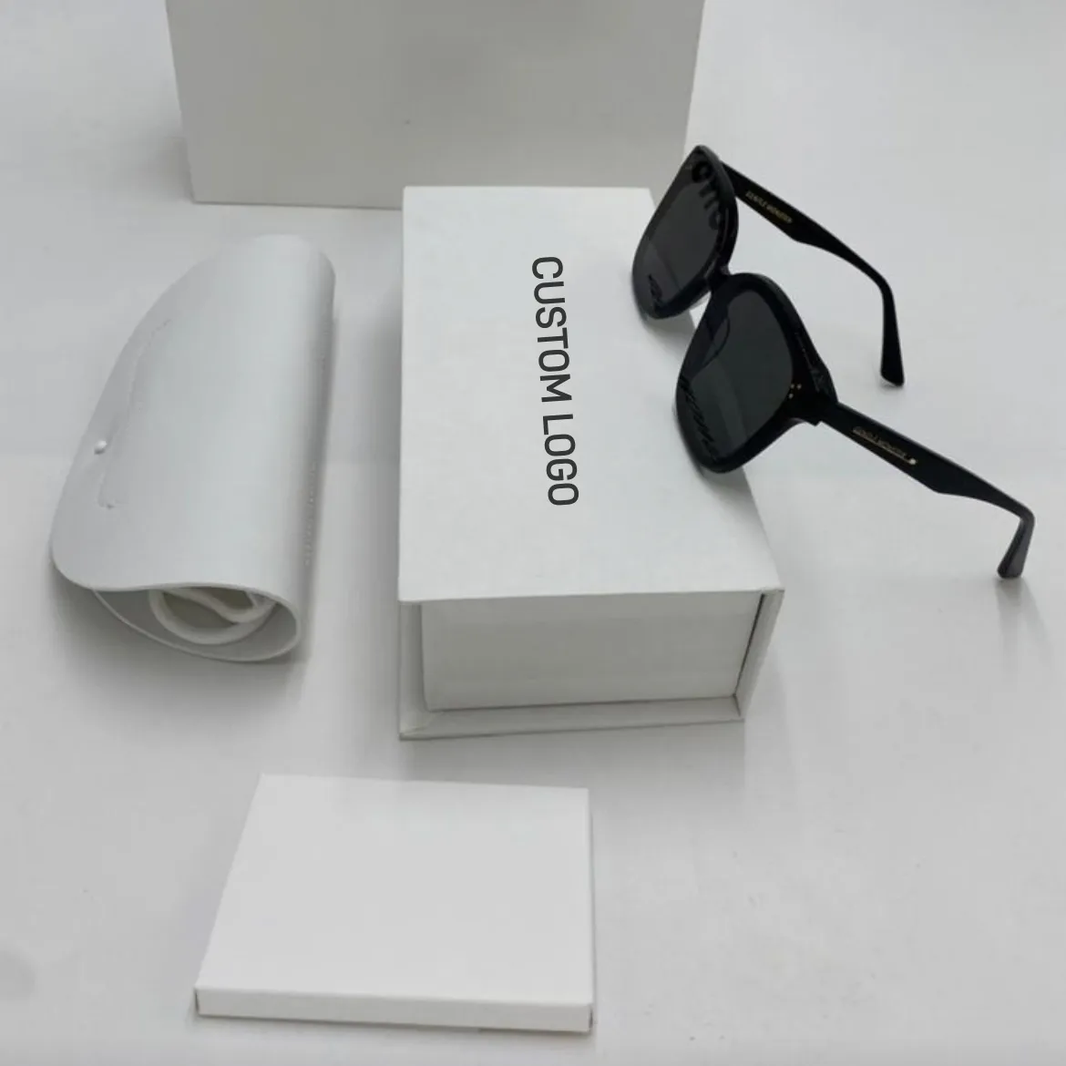 Desain baru kemasan kustom penutup magnetik kacamata kertas kardus Set kacamata hitam kotak hadiah laci magnetik dengan tas