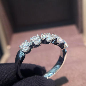 Bague de fiançailles classique pour femme F1569 avec diamant naturel taille brillant rond, couleur G, bijoux en diamant blanc - Product Image 3