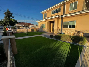 Gazon artificiel synthétique pour extérieur, verdure réaliste, décoration de jardin moderne, résistant aux UV - Product Image 2