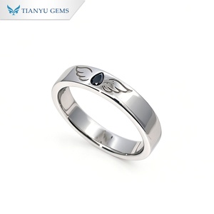 Bague Tianyu Gems personnalisée avec gravure Aile d'Ange, en or massif, ornée d'un moissanite noir poire, pour homme et femme, bague de mariage empilable - Product Image 2