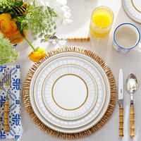 Ensemble d'assiettes en céramique gris-or élégantes motifs sophistiqués pour une décoration de table de mariage de luxe classique raffinée