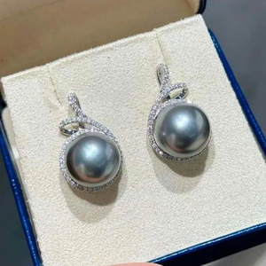 Orecchini a Perno con Perline Grigie per Donne, Design Avvolgente, Eleganti e alla Moda per Uso Quotidiano - Product Image 1
