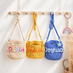 Sac cadeau personnalisé en crochet pour fille, sac à main en fil de coton fait main, nom personnalisé, bandoulière amovible, souvenir de baptême - Product Image 4