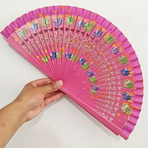 Abanicos de mano plegables de madera y bambú pintados, personalizados con logo impreso, para promoción de marca, bodas españolas, venta al por mayor y a granel - Product Image 1