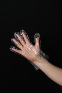 Guantes Desechables Transparentes de Polietileno para Cocina, Grado Alimenticio, 100 Unidades por Bolsa, Venta al por Mayor - Product Image 3