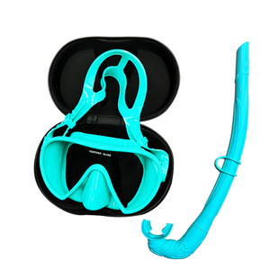 Ensemble de plongée avec masque en silicone et tuba anti-buée, ajustement régulier, équipement de natation d'été avec étui zippé - Product Image 1