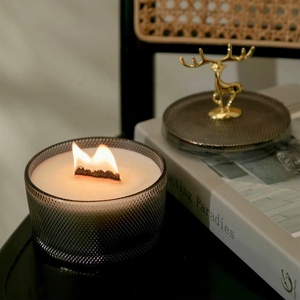 Juego de Velas Aromáticas Navideñas de Lujo, Hechas a Mano con Cera de Soya, con Etiqueta Privada Personalizada, Venta al Por Mayor - Product Image 1