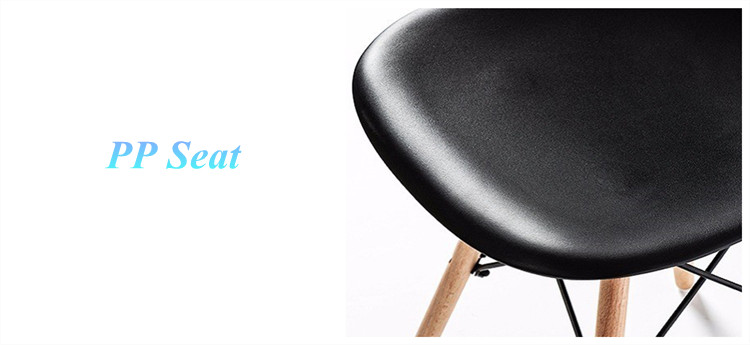 42*46*82cm PP Dining Chairs OEM With Wooden Leges