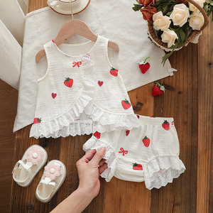 Ensemble <span class=keywords><strong>de</strong></span> vêtements d'été décontractés pour enfants en coton 100 %, comprenant un short et un haut sans manches à imprimé <span class=keywords><strong>fraise</strong></span> et dentelle, pour bébé fille - Product Image 1
