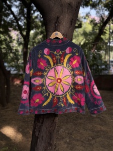 Abrigo de Invierno Boho Hippie Bordado a Mano con Terciopelo Negro Vintage, de Algodón Ecológico y Transpirable, para Mujer y Unisex, Venta al Por Mayor - Product Image 5