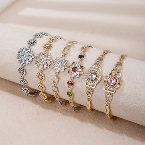 สร้อยข้อมือทองเหลืองประดับคริสตัลหลากสีสัน ดีไซน์สวยงาม ปรับขนาดได้ เหมาะสำหรับใส่ในชีวิตประจำวัน งานแต่งงาน และงานปาร์ตี้ - Product Image 5