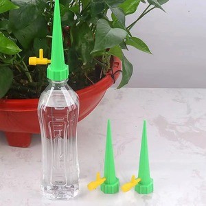 Estacas de Riego por Goteo Cónicas con Válvula de Control para Plantas de Jardín y Hogar - Product Image 6