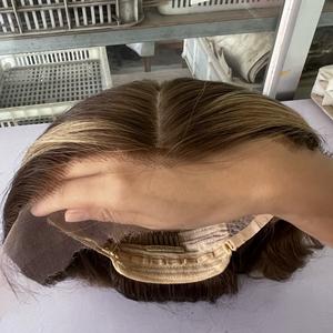 Perruque en dentelle <span class=keywords><strong>HD</strong></span> 13x5 de couleur blonde ondulée balayage européenne, cheveux humains bruts 14A, cuticules alignées de haut niveau, dentelle frontale, dessus en soie - Product Image 3