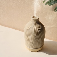 Diffuseur d'huiles essentielles 80 ml, 7 lumières LED, arrêt automatique sans eau, 2 modes de brume, humidificateur à brume froide, mini diffuseur ultrasonique en résine
