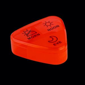 Organisateur de pilules portable 3-en-1, boîte hebdomadaire personnalisée avec compartiments à accès facile, jaune - Product Image 1
