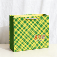 Nouveautés Sac en papier cadeau vente en gros bon marché sous-vêtements cosmétiques Shopping Emballage fourre-tout réutilisable directement de l'usine avec logo imprimé